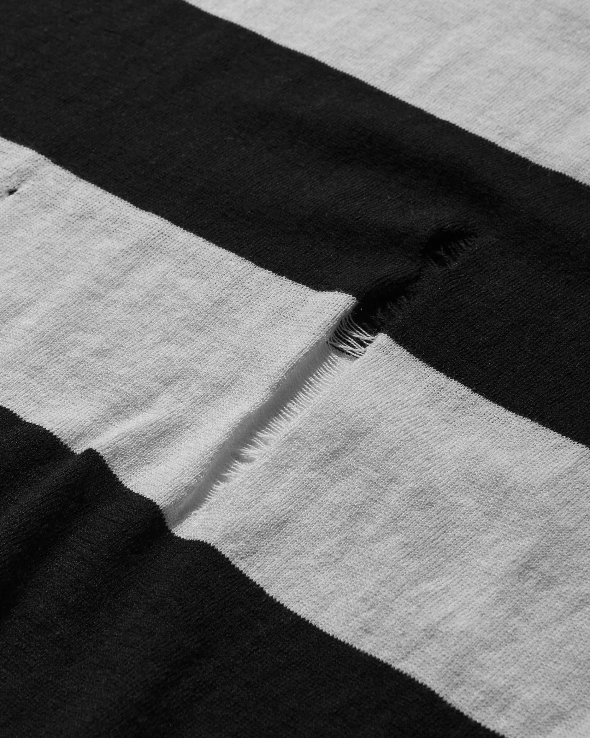 Peel & Lift Knitwear^Damaged Stripe Jumper Black / White