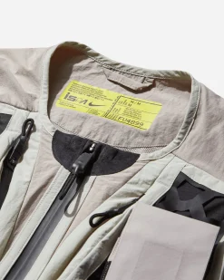 Nike Coats And Jackets|Coats And Jackets^Men's ISPA Modular Pocket Vest Light Bone