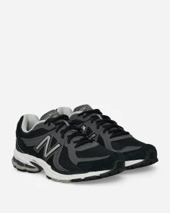 Comme Des Garçons Homme Sneakers·Low|Sneakers^New Balance 860v2 Sneakers Black