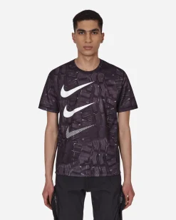 Comme Des Garçons Black T-Shirts^Nike Vertical Triple Tick T-Shirt Black