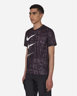 Comme Des Garçons Black T-Shirts^Nike Vertical Triple Tick T-Shirt Black