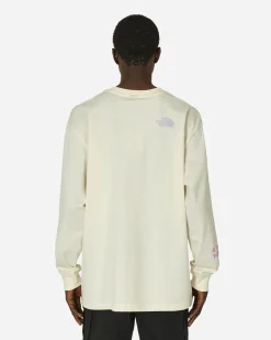 The North Face T-Shirts^NSE Graphic Longsleeve T-Shirt White Dune