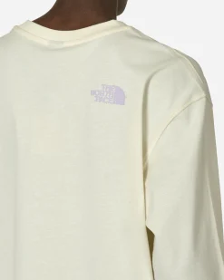 The North Face T-Shirts^NSE Graphic Longsleeve T-Shirt White Dune