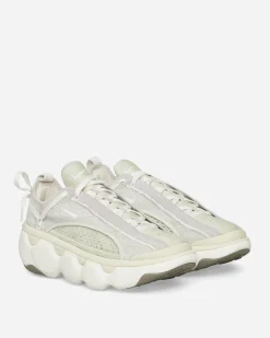 Nike Sneakers·Low|Sneakers^Women's Flyknit Bloom Sneakers Light Bone / Sail