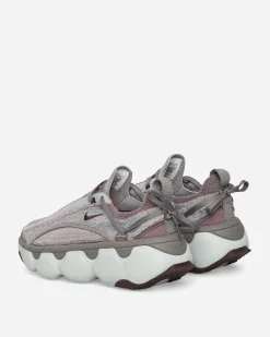 Nike Sneakers·Low|Sneakers^Women's Flyknit Bloom Sneakers Taupe Grey / Black