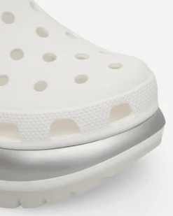 Crocs Sandals And Slides^Women's Mega Crush Clogs White / Silver