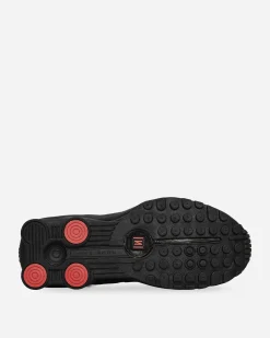 Nike Sneakers·Low|Sneakers^Women's Shox R4 Sneakers Black