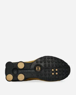 Nike Sneakers·Low|Sneakers^Women's Shox R4 Sneakers Black / Metallic Gold