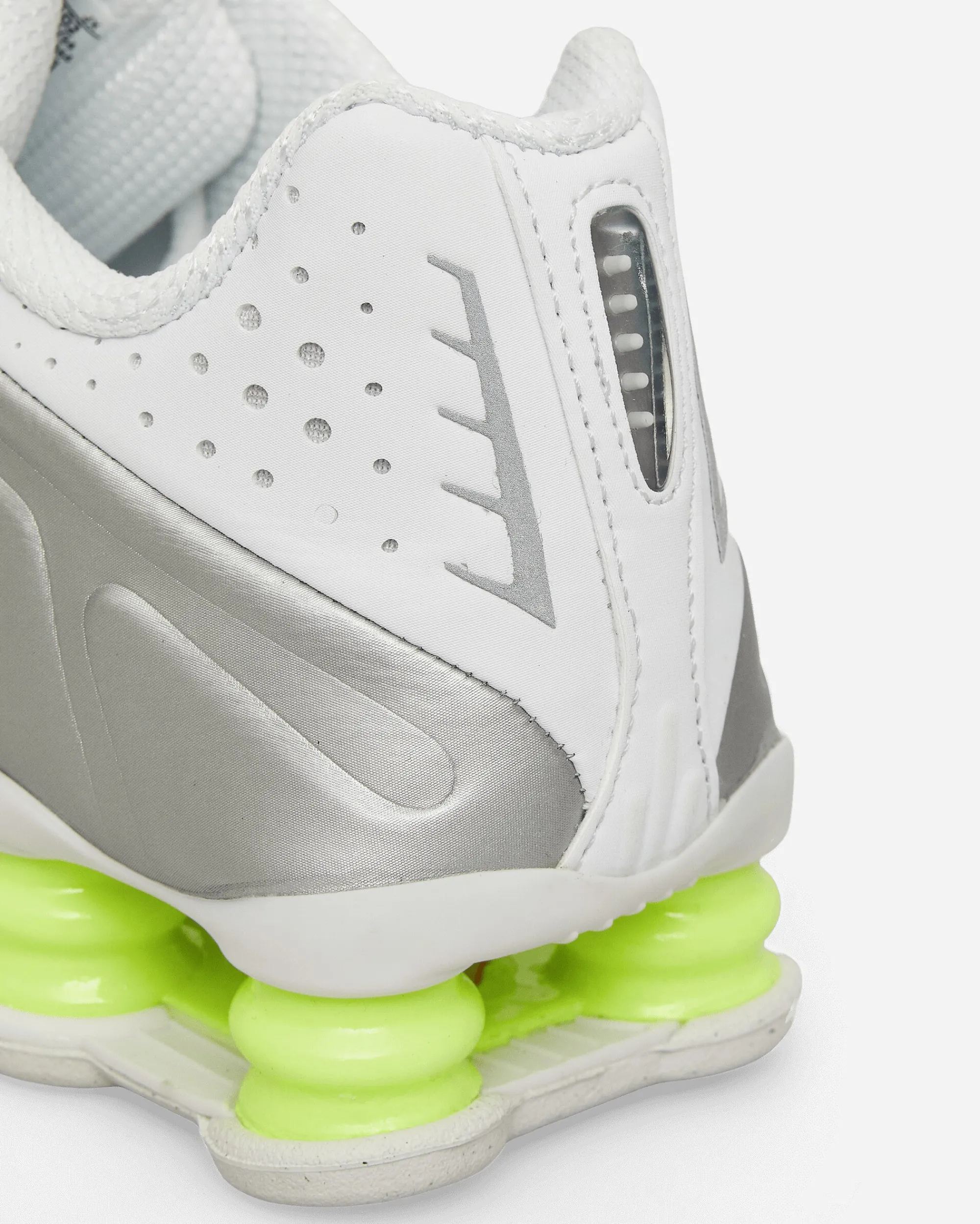 Nike Sneakers·Low|Sneakers^Women's Shox R4 Sneakers White / Metallic Silver / Volt