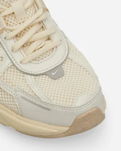 Nike Sneakers·Low|Sneakers^Women's V2K Run Sneakers Pale Ivory / Coconut Milk