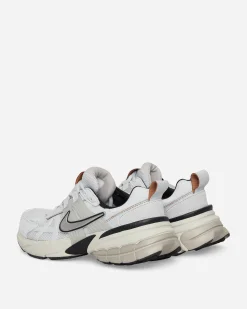 Nike Sneakers·Low|Sneakers^Women's V2K Run Sneakers Pure Platinum / Chrome