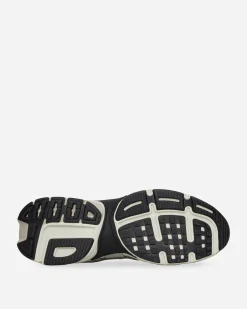 Nike Sneakers·Low|Sneakers^Women's V2K Run Sneakers Pure Platinum / Chrome