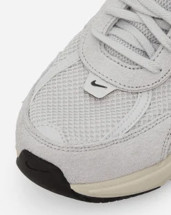 Nike Sneakers·Low|Sneakers^Women's V2K Run Sneakers Pure Platinum / Chrome