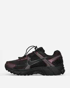 Nike Sneakers·Low|Sneakers^Women's Zoom Vomero 5 Sneakers Burgundy Crush / Black