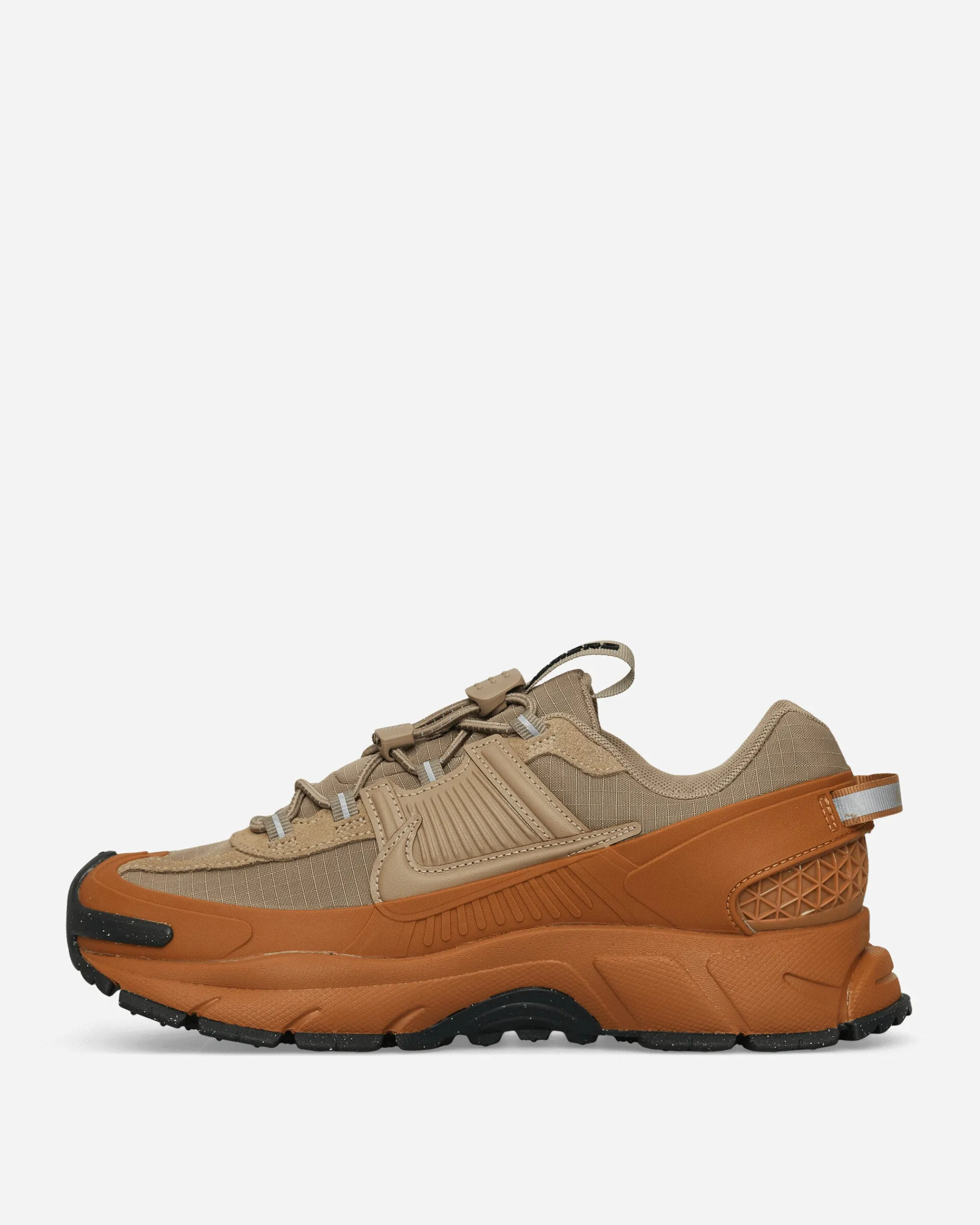 Nike Sneakers·Low|Sneakers^Women's Zoom Vomero Roam Sneakers Flax / University Gold